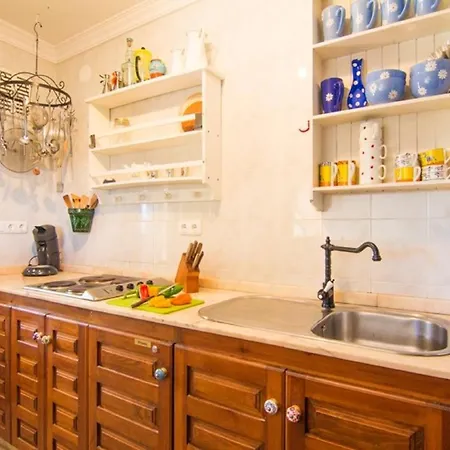 Charming With Pool In - Stunning Views Calp