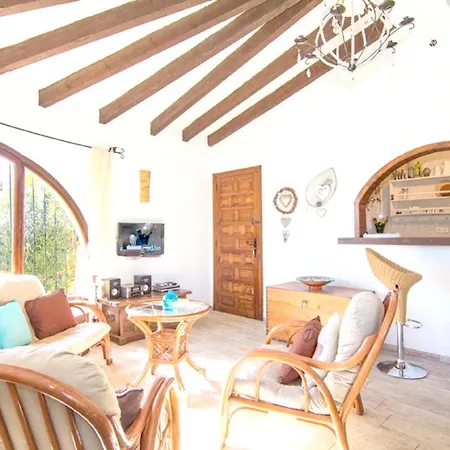 Charming With Pool In - Stunning Views * Calp